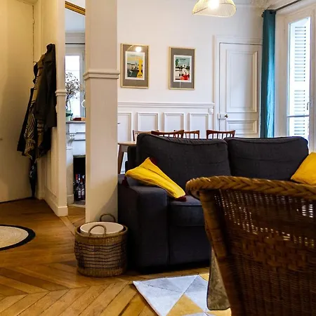 Superb Haussmanian Apt Balcony Near Montmartre * Parigi