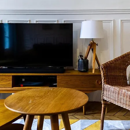 Superb Haussmanian Apt Balcony Near Montmartre * Parigi