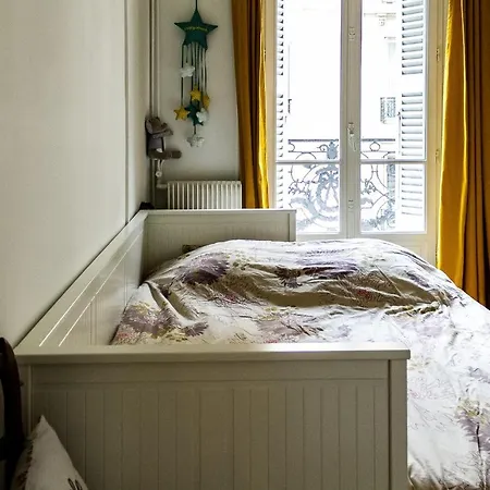 Appartamento Superb Haussmanian Apt Balcony Near Montmartre Parigi